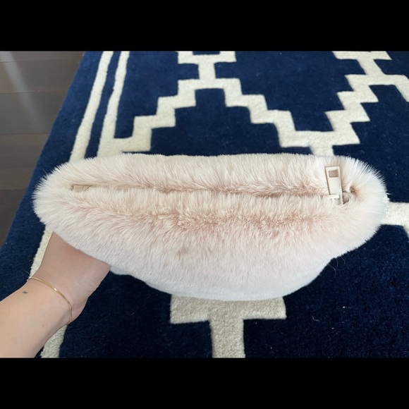 Faux fur aerie Pouch/Clutch - Picture 4 of 6